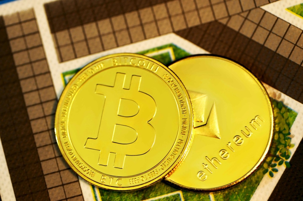 Bitcoin и Ethereum — две главные криптовалюты